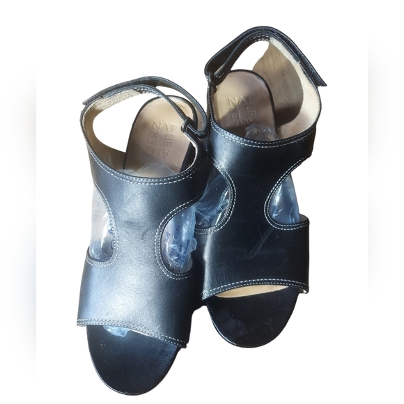 Naturalizer Shoes - 9m Naturalizer black wedges with cork